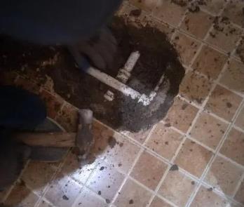 双清卫生间漏水维修公司为您分享下卫生间渗水如何处理及注意事项