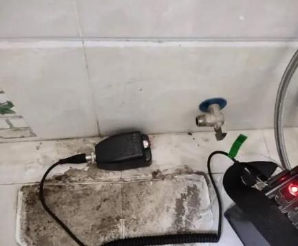 双清屋顶漏水维修公司分享下卫生间漏水的危害及解决方法